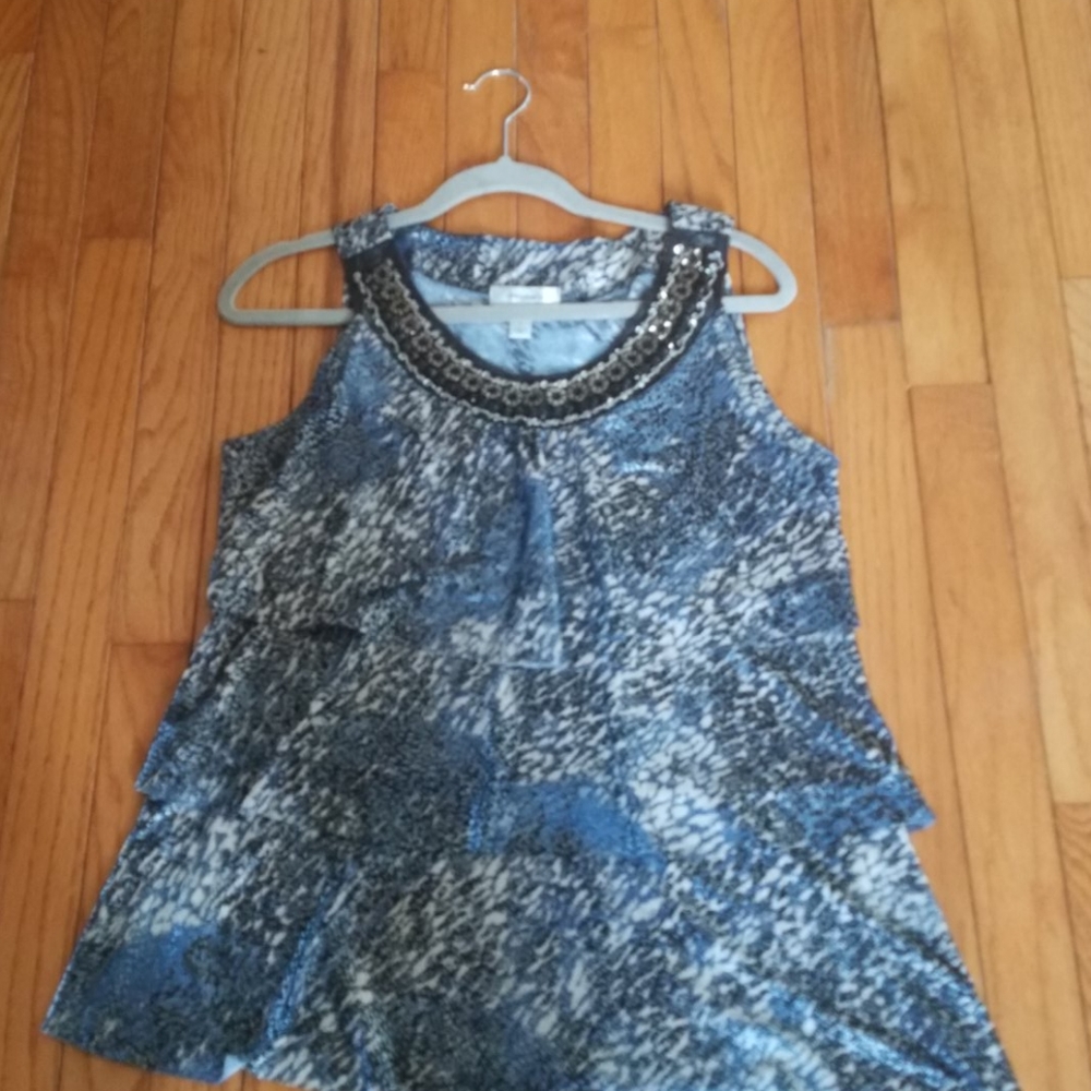 Sleeveless shutter blouse